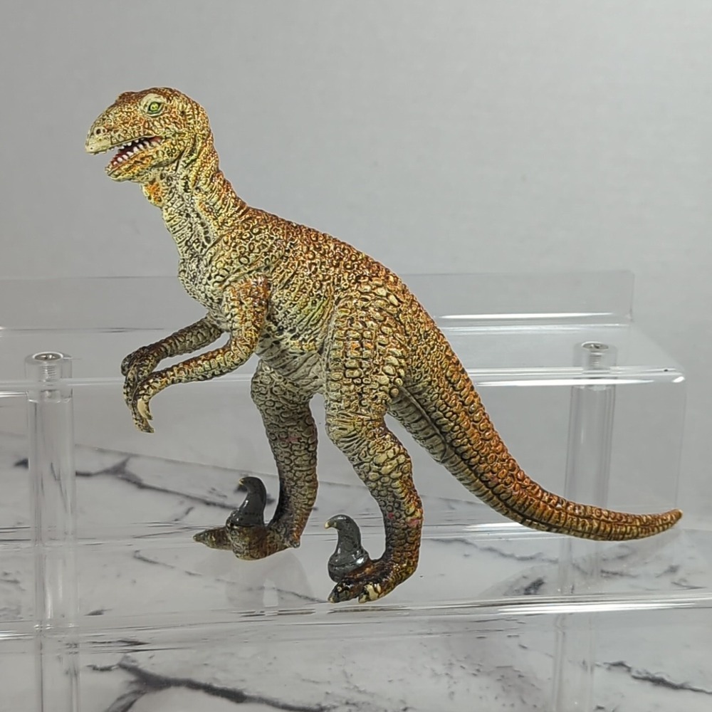 Dromaeosauros,‎ Dinosaur Replica Collectible Figure Made in China